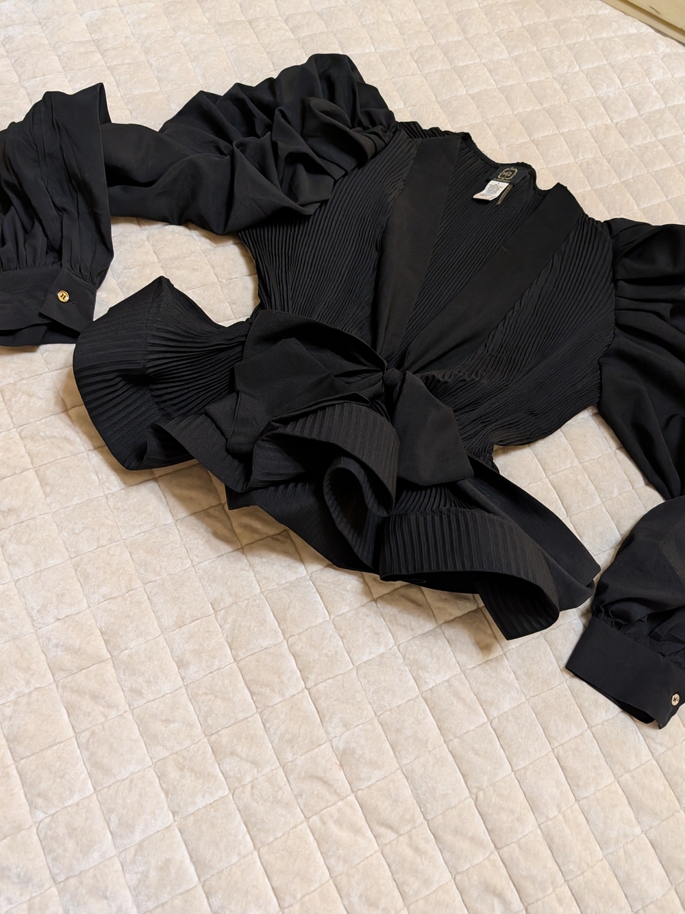 Source Unknown Black Pleated Tie-Front Blouse with Puff Sleeves